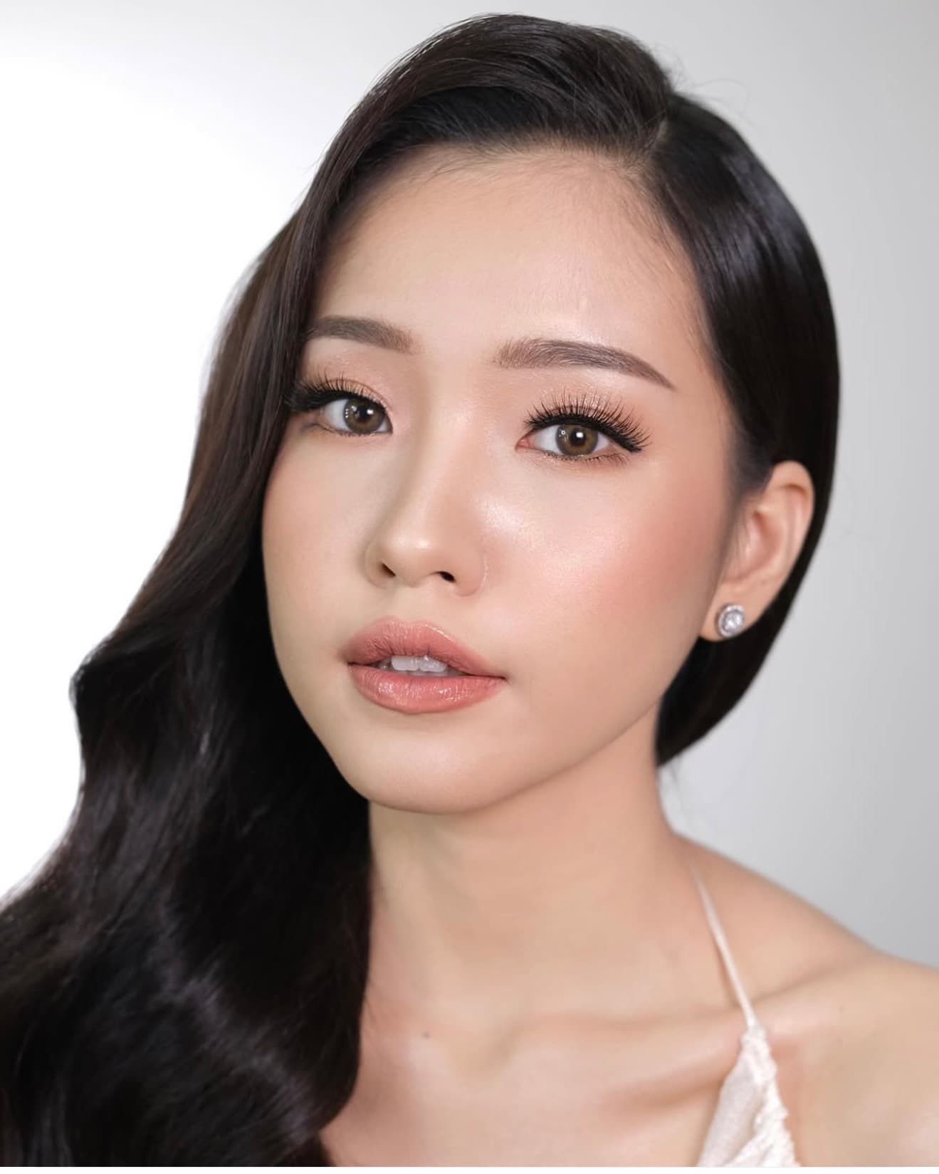 Soft Elegant Makeup untuk Acara Formal